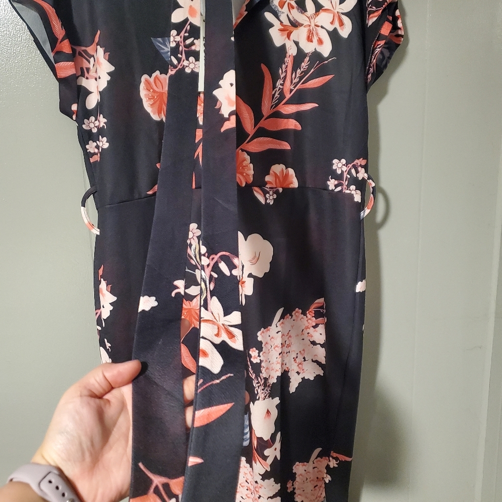 Womens dress - Picture 2 of 4